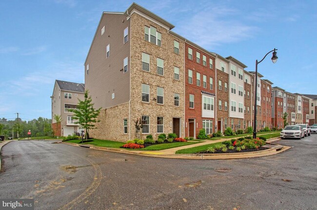 Building Photo - 100 Lawndale Dr