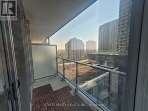 Building Photo - 5180 Yonge St