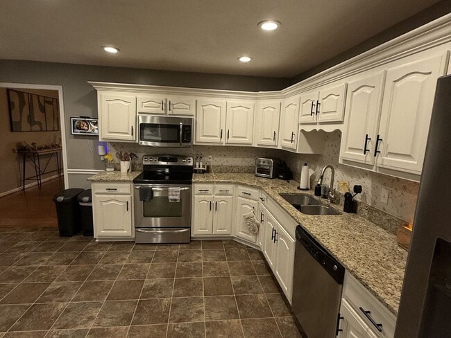 Photo - 303 Carlton Pl House