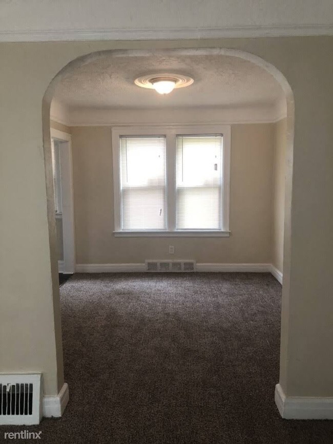 Building Photo - 3 br, 1 bath House - 15872 Lauder St