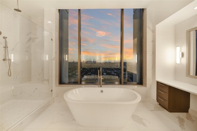 Building Photo - 1958 W Gray St