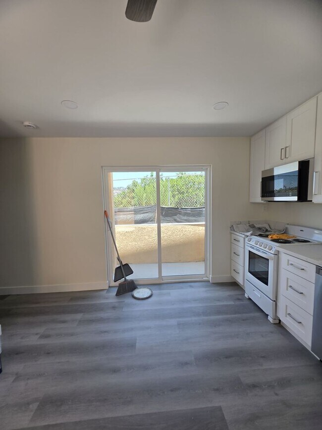 Foto del edificio - 6328-6332 Cleo Street