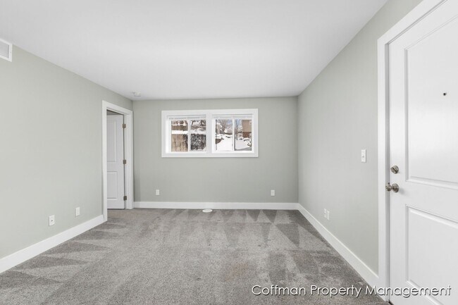 Foto del edificio - 810 Benson Ave NE