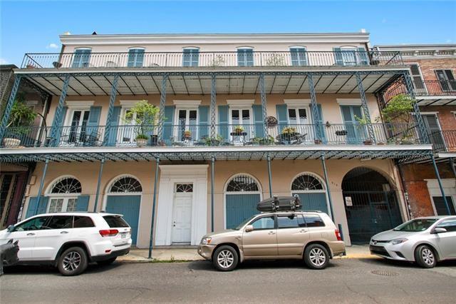Primary Photo - 910 Chartres St