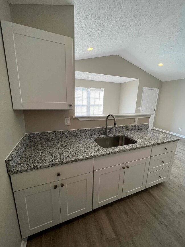 Foto del edificio - 2117 W Burnett Ave