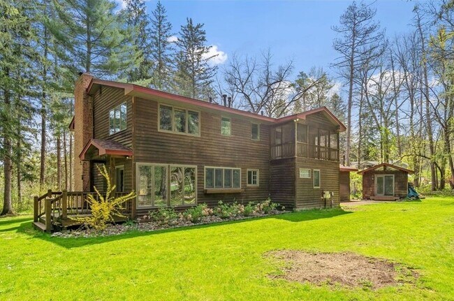 Building Photo - 14247 St Croix Trail N