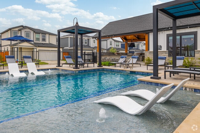 Pool - Villas at Creekside