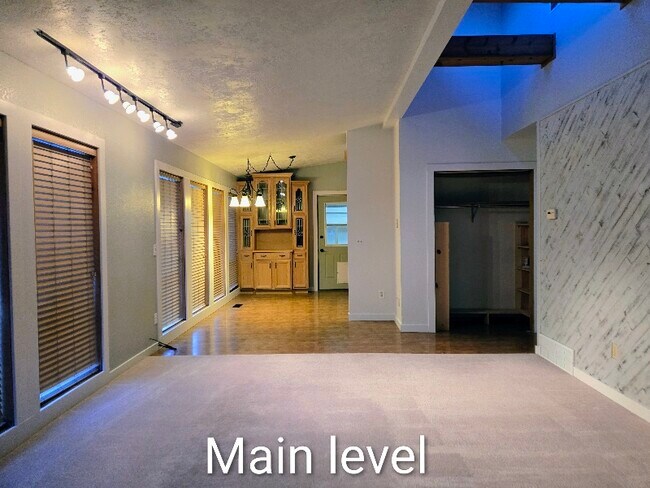 Foto del edificio - 715 Sundance Dr