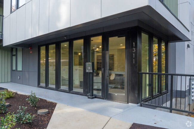 Building Photo - The Woods on Marquam Hill