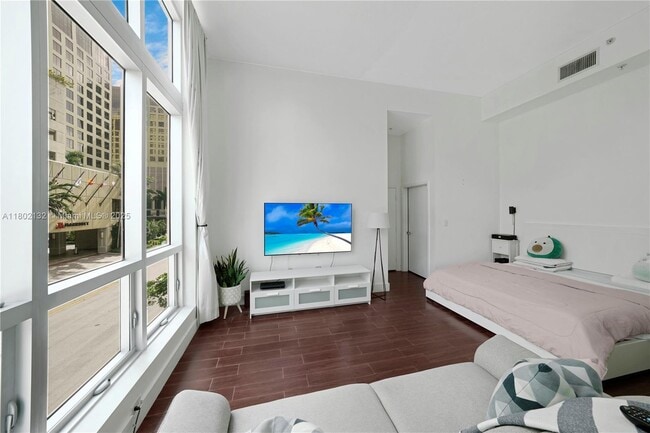 Foto del edificio - 9055 SW 73rd Ct