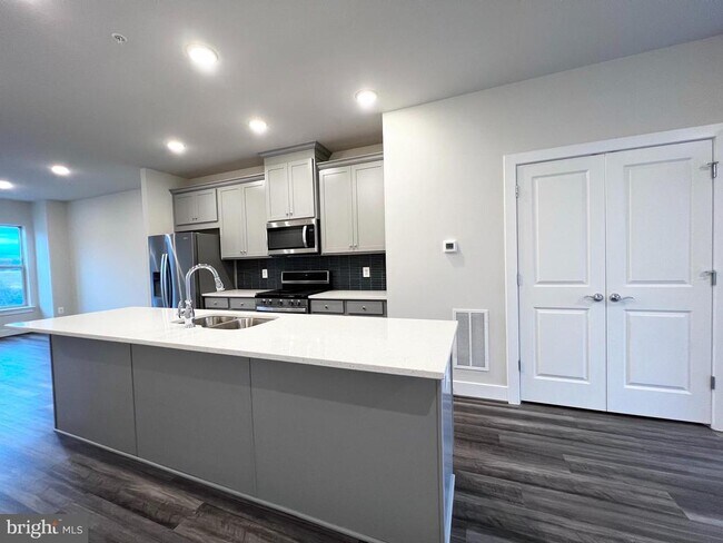 Foto del edificio - 21 Morrison Dr