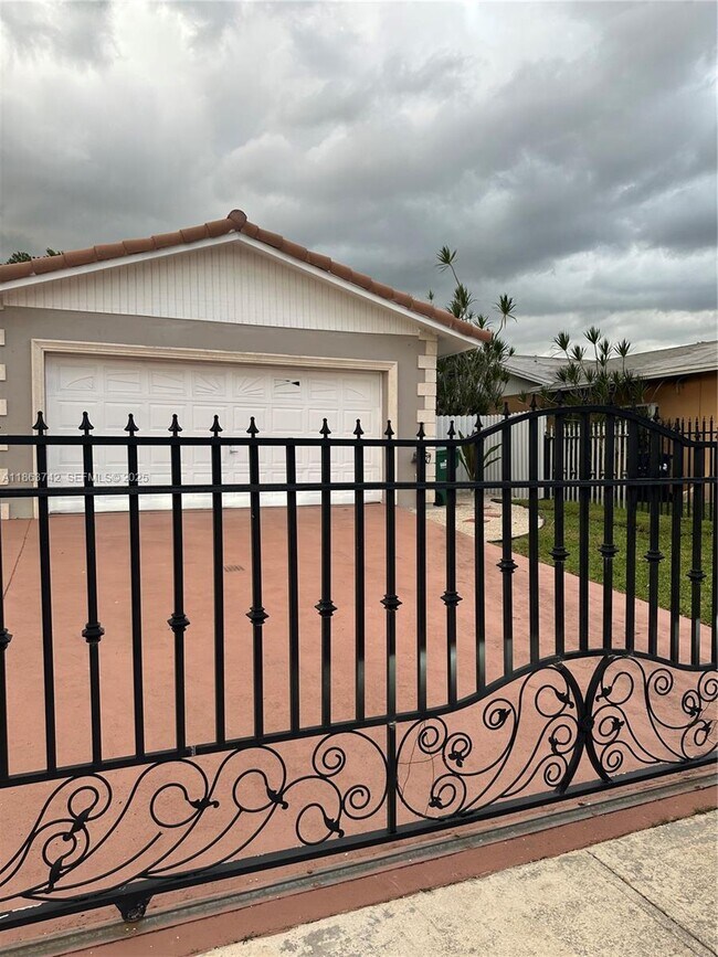 Foto del edificio - 10805 SW 165th Terrace