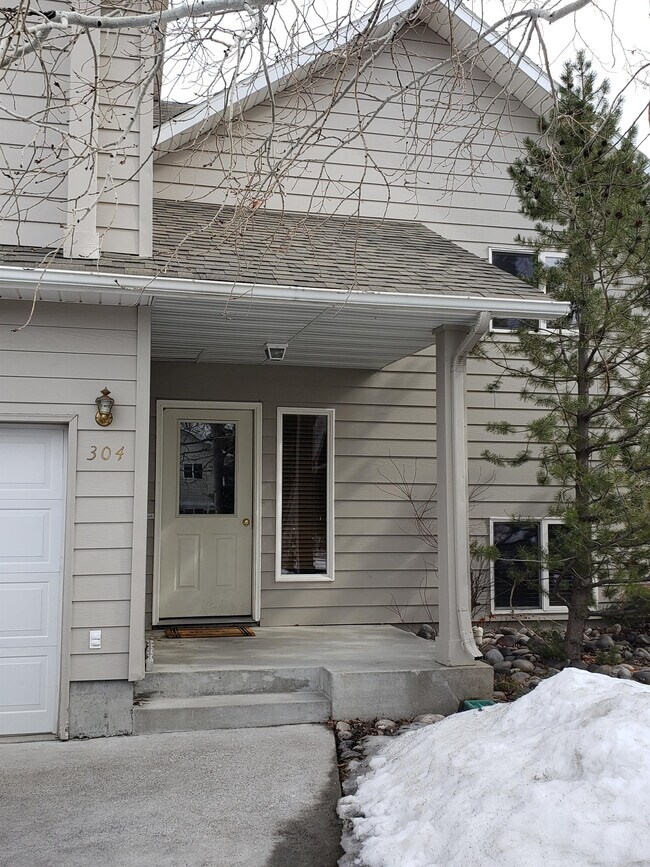 Building Photo - 304 N Pondera Ave