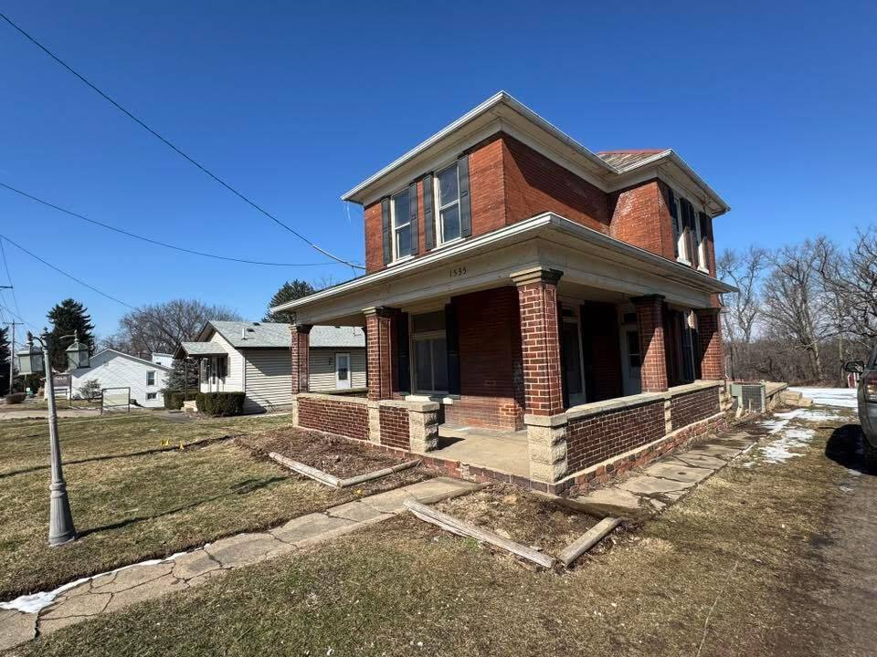 Primary Photo - 1535 Sharon Ave