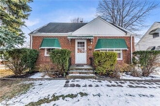 Building Photo - 21440 Fuller Ave