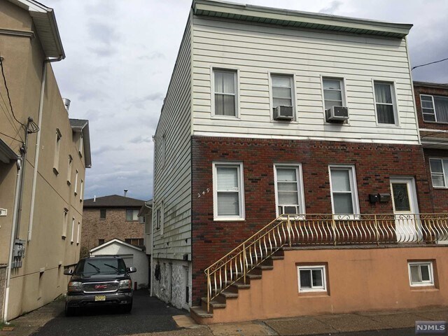 Foto del edificio - 16 Crescent Ave