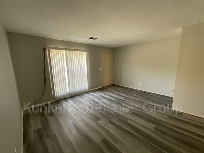 Building Photo - 201 W Wesley Dr