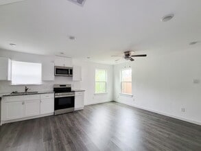 Building Photo - 8122 Sterlingshire St