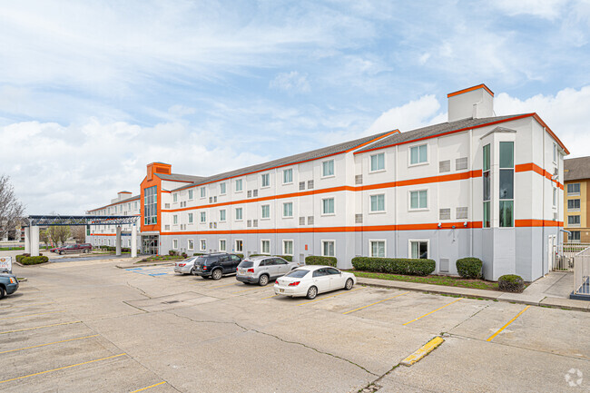 Building Photo - Siegel Select New Orleans