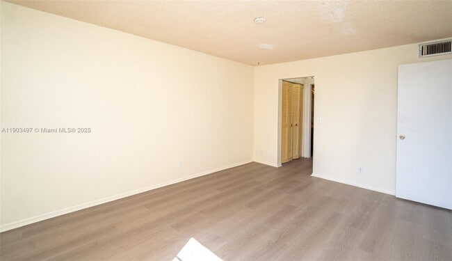 Foto del edificio - 1891 SW 81st Ave