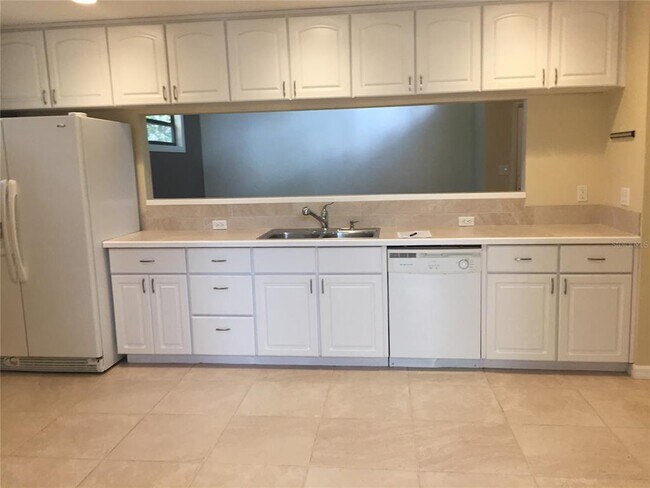 Building Photo - 102 NW 24th St