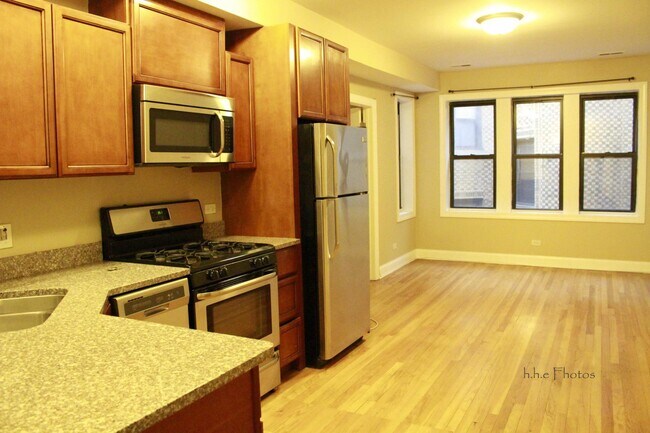 Foto del edificio - 3735 N Kimball Ave