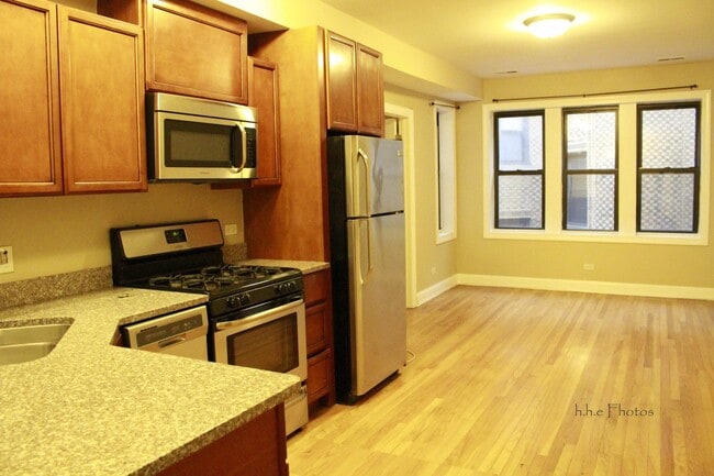 Building Photo - 3735 N Kimball Ave