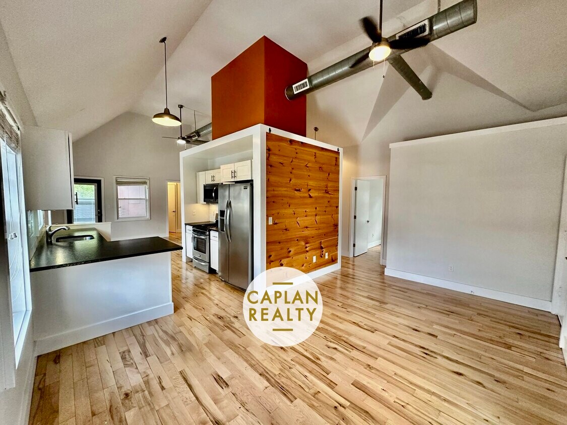 Foto principal - 324 Ashmun St