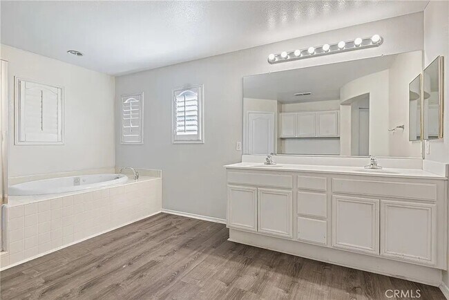 Foto del edificio - 1411 Scenic Ct