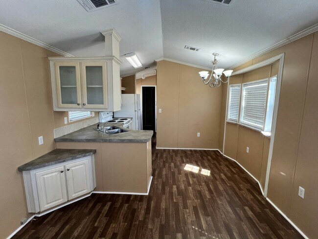 Foto del edificio - 3318 Chicago Bears St