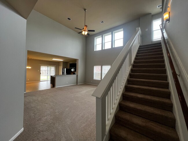 Foto del edificio - "Spacious 4-Bedroom Home in Legends Ranch ...