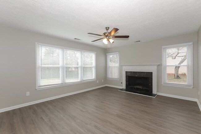 Foto del edificio - 2403 Scarlet Ln SE