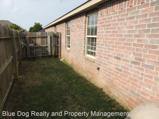 Building Photo - 4 br, 2 bath House - 1210 Kensington Drive