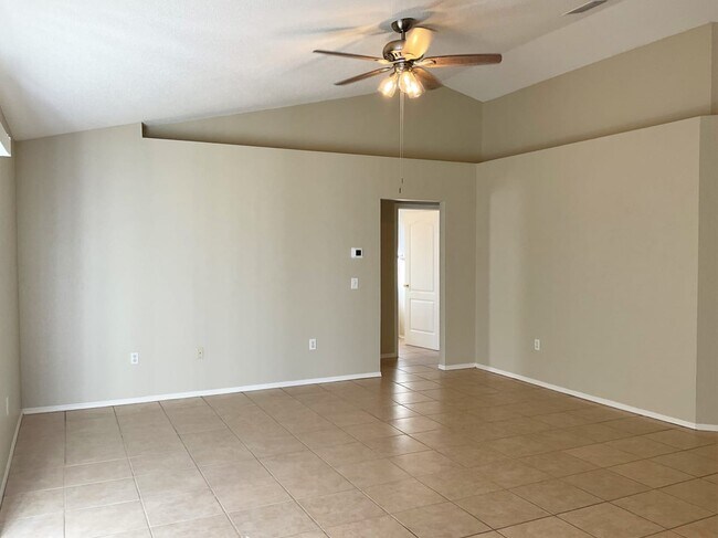 Building Photo - 1749 James Pointe Dr
