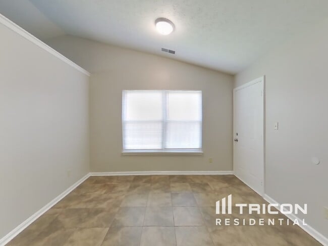 Foto del edificio - 4921 May Ridge Ln