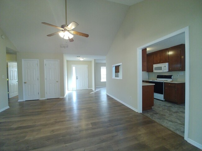 Building Photo - 105 Indianola Ct