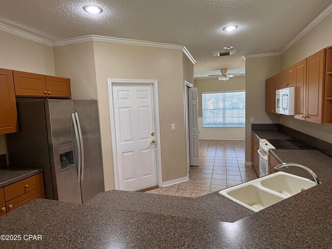 Building Photo - 3421 Cherry Ridge Rd