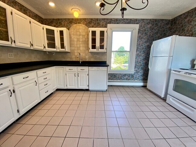 Building Photo - 57 Sidney St