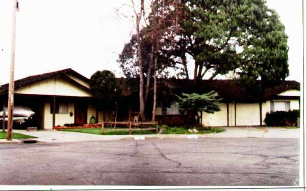 Foto del edificio - 1516 1520, 1522 Lynn Ct