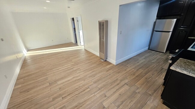 Photo - 1119 S Chester Ave Apartment