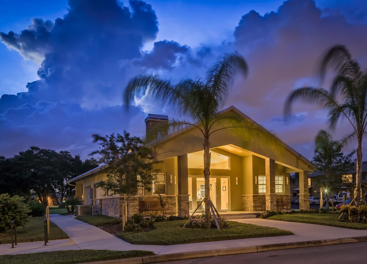 The Lodge at Woodlake Apartments Lakeland, FL