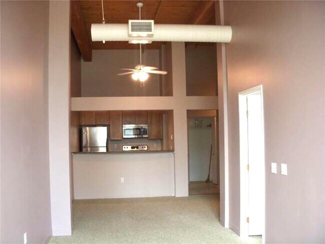 Foto del edificio - 494 Woonasquatucket Ave