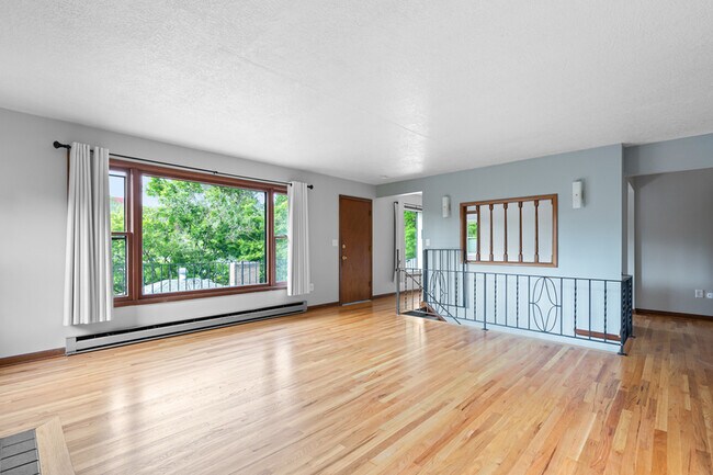 Building Photo - 6409 SE Belmont St