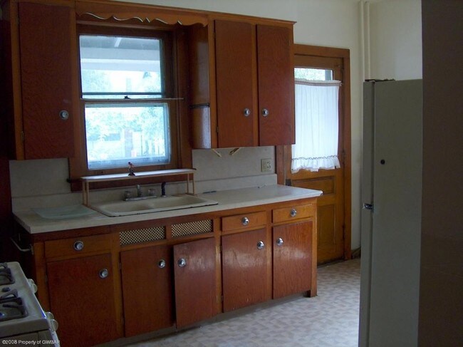 Interior Building Photo - 60-62 Grant St S