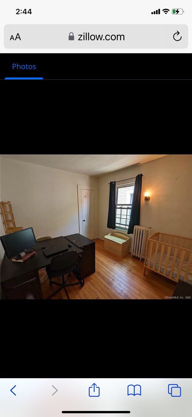 Office or computer room - 66 Church St