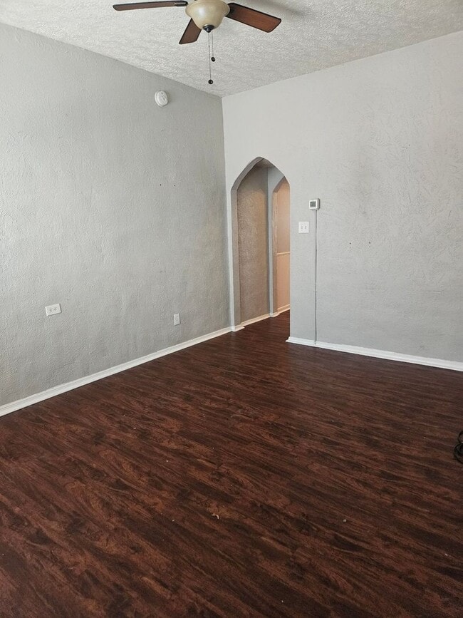 Building Photo - Central Location, Private Deck, In Unit W/...