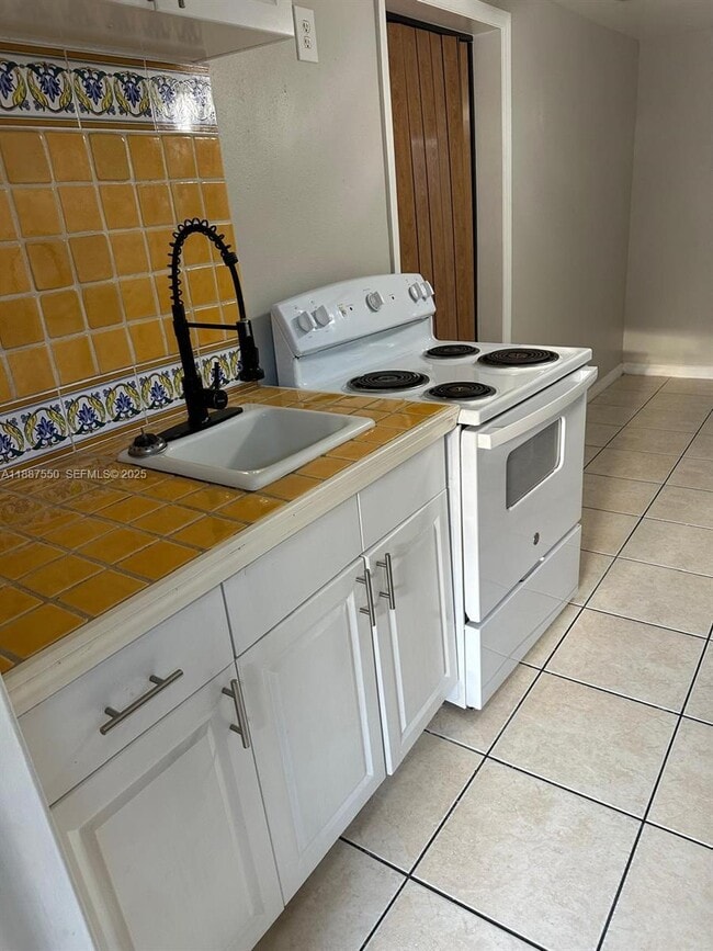 Foto del edificio - 3407 N Avenida Republica de Cuba