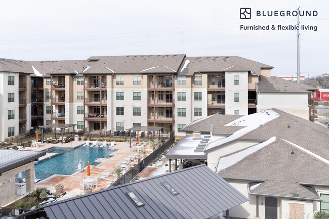 Building Photo - 1501 W Howard Ln