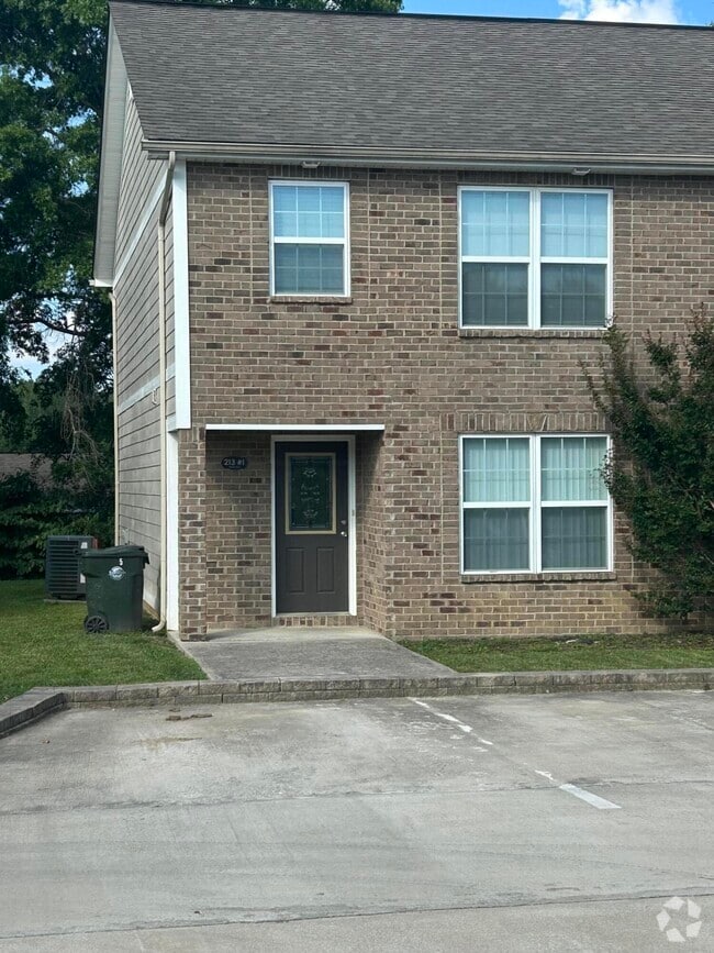 Building Photo - 213 Hurley Ln