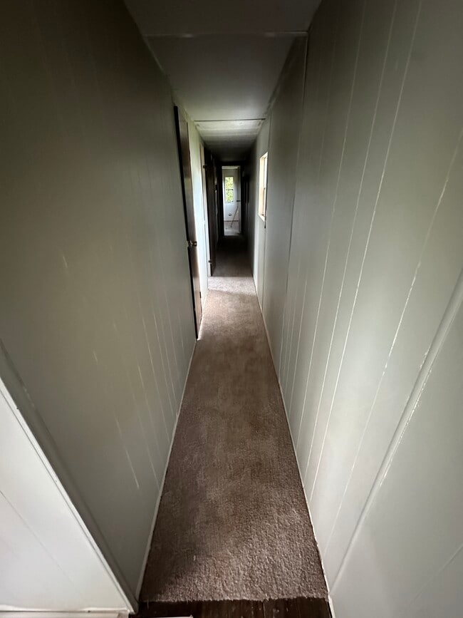 Foto del edificio - 121 Jordan Rd